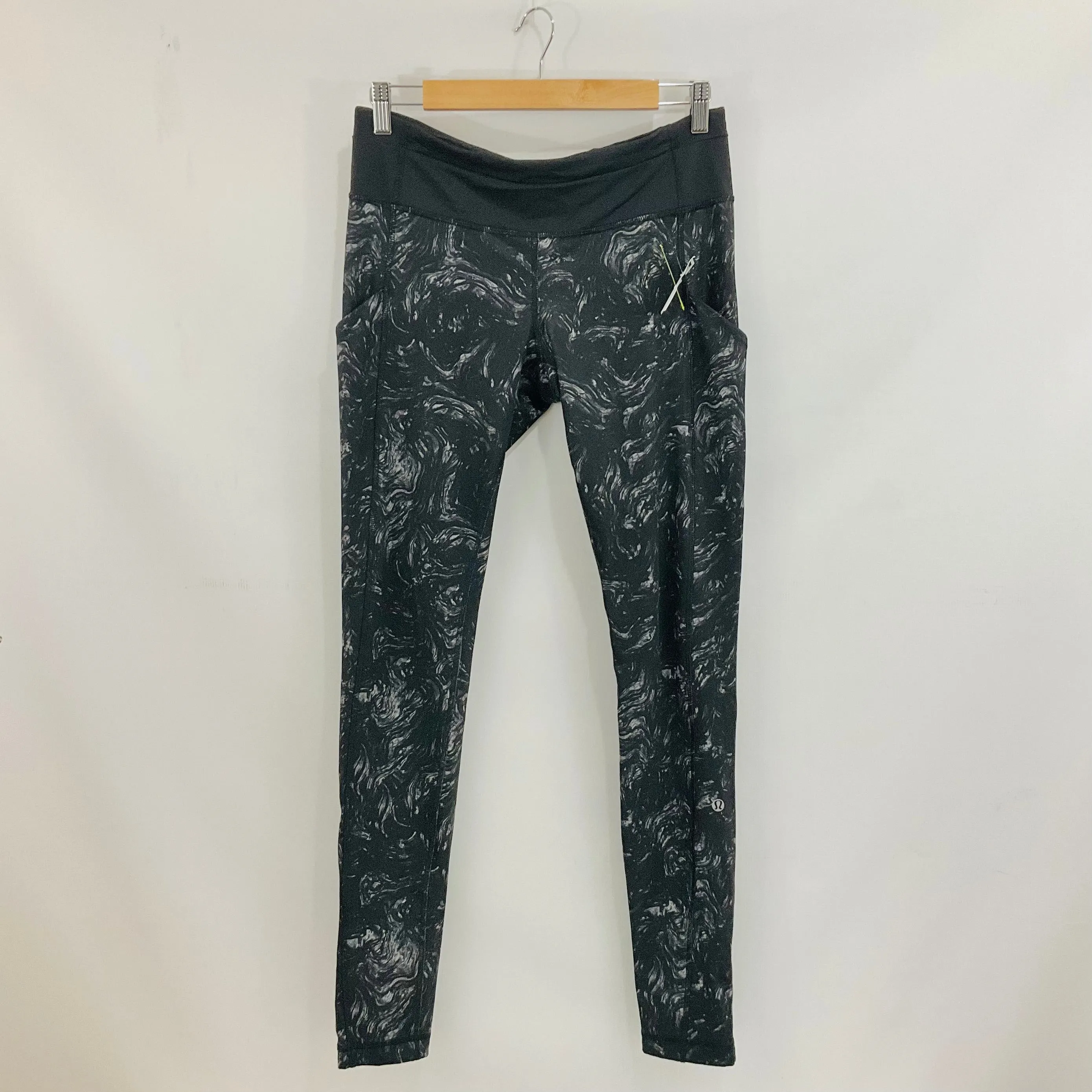 Athletic Leggings By Lululemon In Black, Size: 8